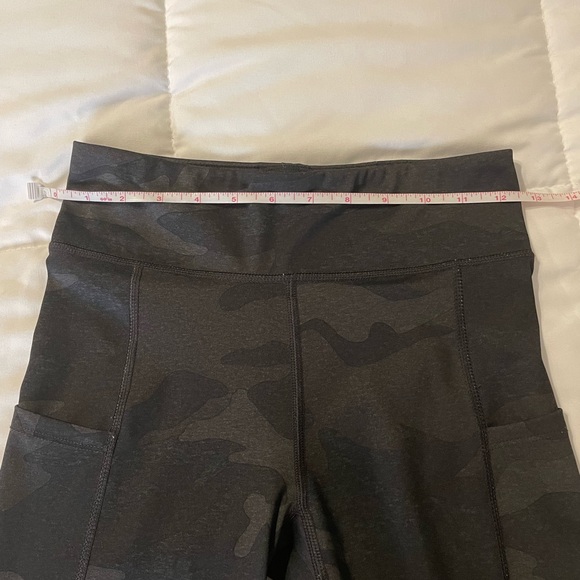 Aeropostale black camo leggings - Picture 4 of 9